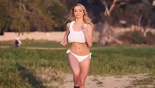 Büyük memeler yavaş hareket koşu