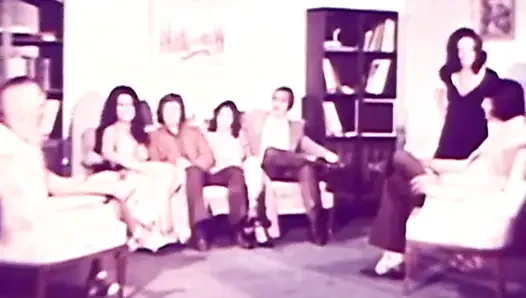 Öpüşme yalama parmaklama retro orgazm