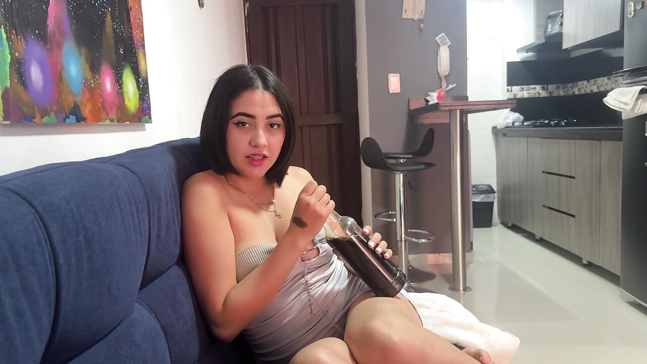Rich, balodan geldikten sonra seksi Latin üvey kız kardeşimle sobraz oldu.