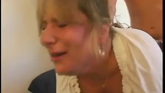 Tıknaz üniversiteli kız sakso çekiyor ve sikiliyor
