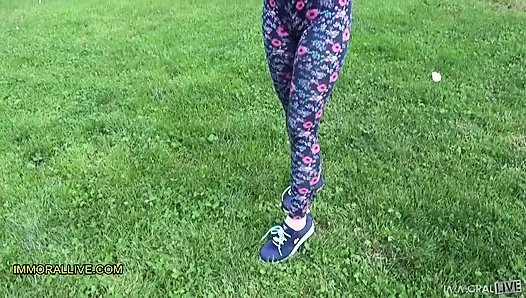 Balon götlü ateşli kız yeni yoga türünü öğreniyor - 18 yaşındaki utangaç kız 2 kez dölleniyor!