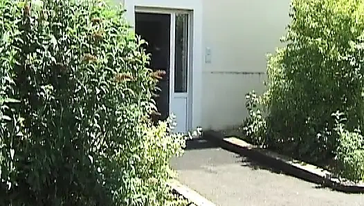 Seksi esmer Fransız sürtük anal sikişten sonra yüzüne boşalıyor