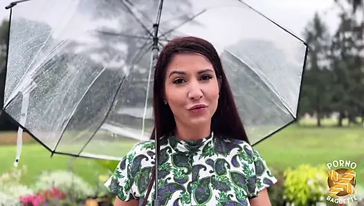 Danaklem, yaramaz kız, ateşli bir sikiş istiyor