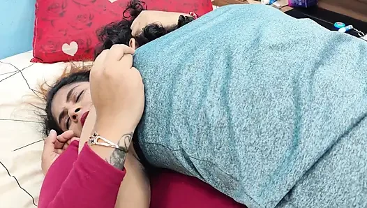 Ateşli boyun öpücüğü bulvarı amcık ovuşturarak yalıyor