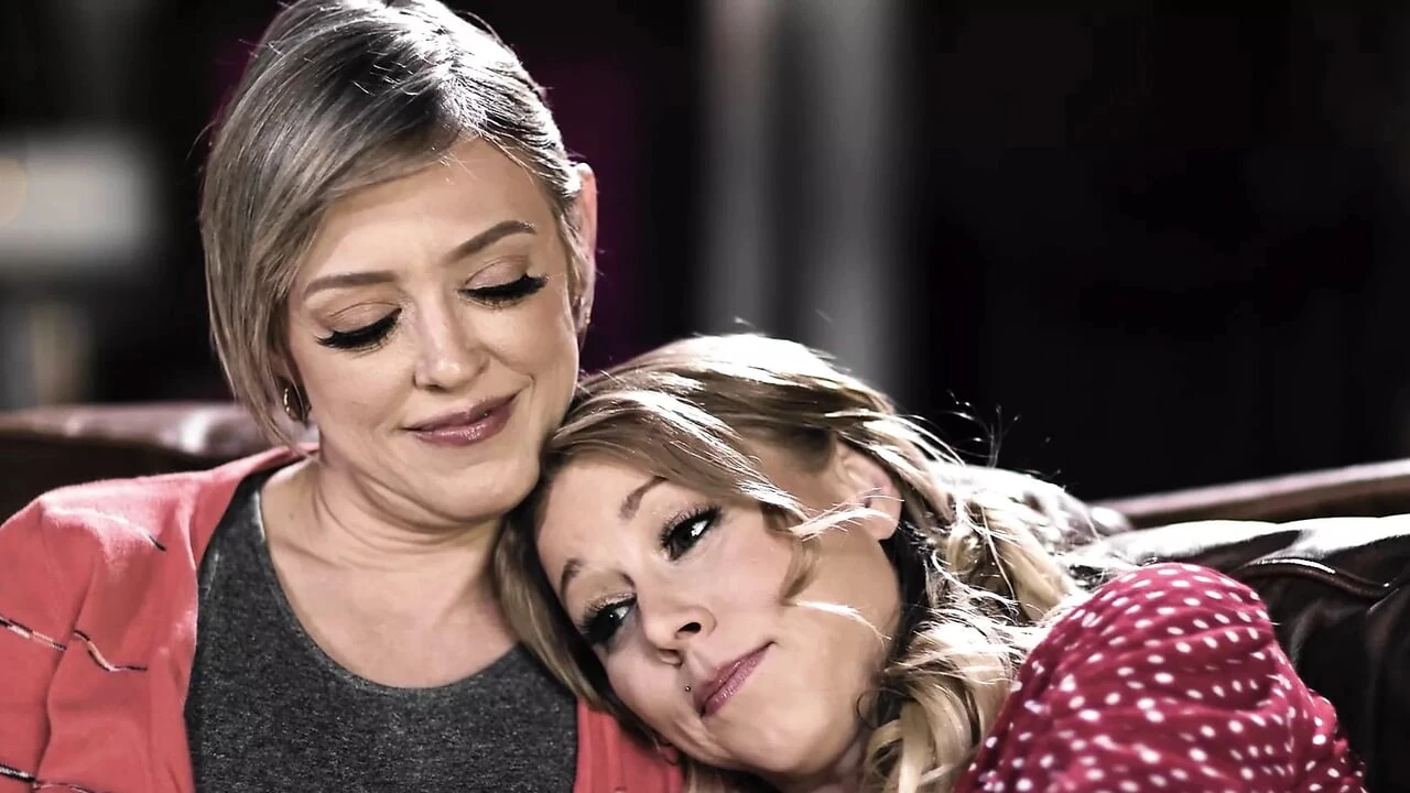 Bigamist ने अपनी पत्नियों को गुप्त में चुदाई करते पकड़ा