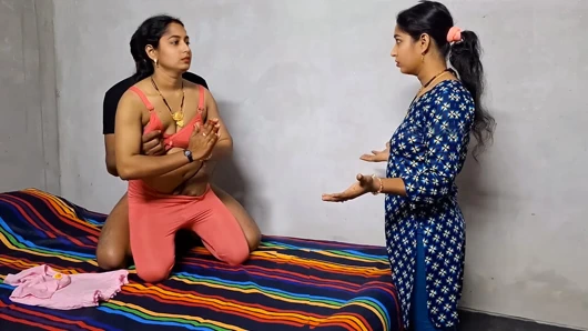 Üvey kız kardeşimi sert sikiyorum, üvey annem şaşırttı! Hintli üvey kız kardeş ve üvey erkek kardeşler xvideos