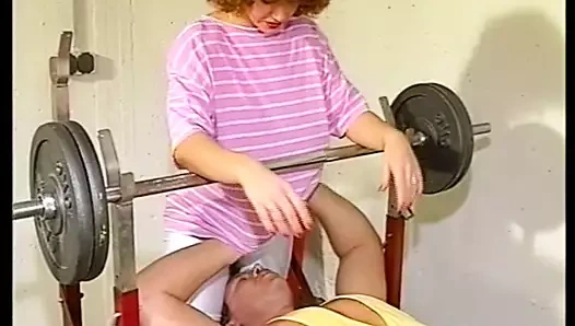 Der Michael fickt die kleine Sau im Hamburger Fitness Studio