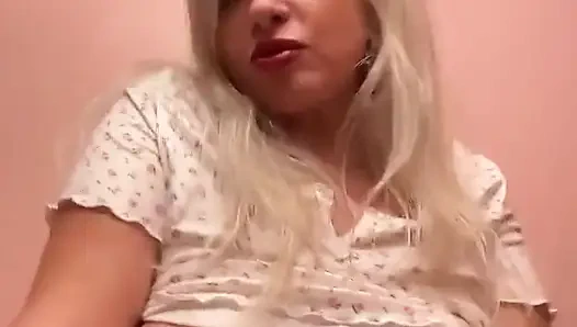 Bu küçük dansı banyoda buldum video