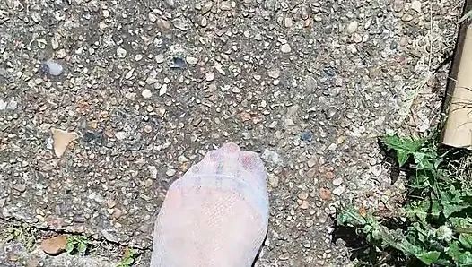 Ayaklar yumuşak bir şekilde adım