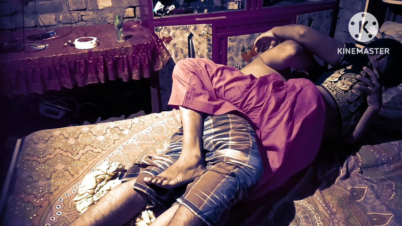 Hangi üvey anneyi seçerdin? Orta yaşlı seksi kadınlar üvey oğlu için yarışıyor