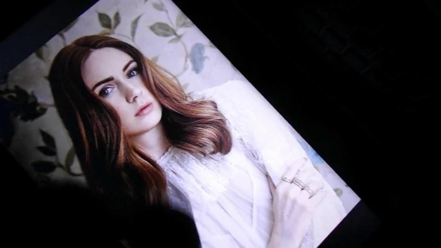 Karen Gillan'a boşalıyor #2