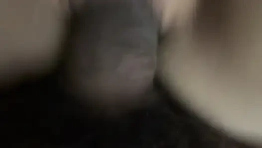 SES AÇıK! Çok yakın çekim sikiş, bakire sıkı amcık ve sert büyük yarak.