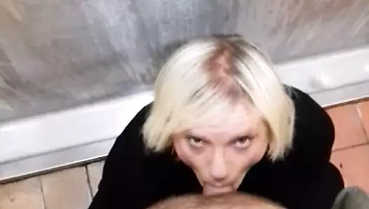 umumi pisuara tükürmek