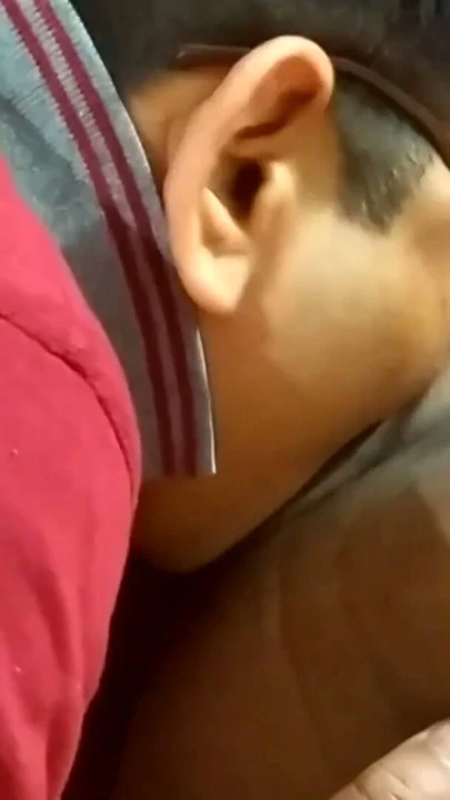 Hintli orta yaşlı seksi kadın öğretmen erkek arkadaşıyla desi seks yapıyor | Klip 1