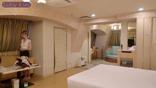 Sansürsüz kız Esthetician: kirli servis her damlayı boşaltıyor ve sonra dölleniyor