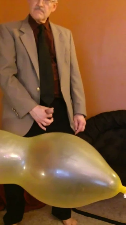 Balloonbanger 70) mickey mouse balon patlat ve traş et. (oturum video 71'de bitiyor) | Klip 1