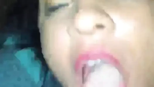 siyah gal mutlu yüz alır