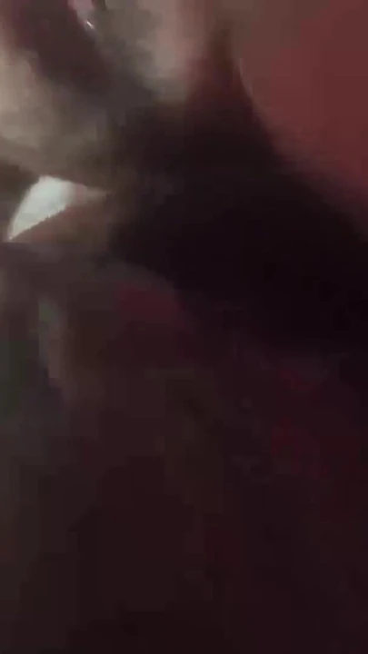 Göt deliği tite sikişiyor çok ateşli üvey kız kardeş üvey erkek kardeşiyle | Klip 1