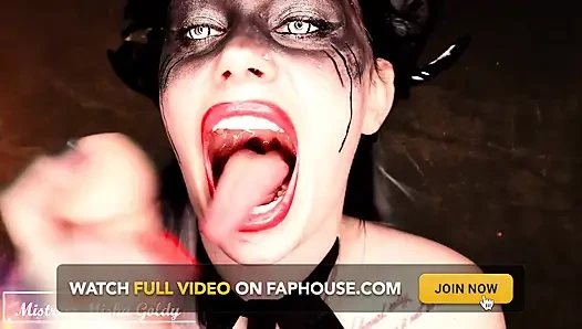 Tohumunu yemek ve seni bütün olarak yutmak istiyorum! Yutmaya!