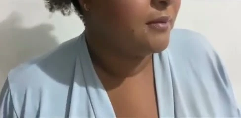 Tefeci borcunu tahsil etmek için evime geldi, hiç param yoktu, bu yüzden ağzıma ve eve çok döl aldım