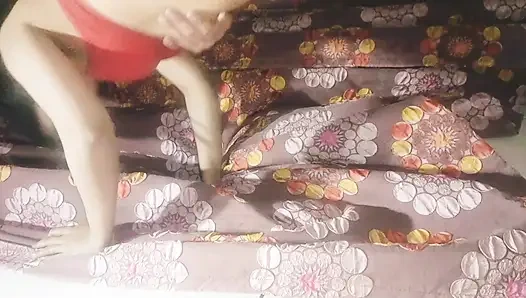 Ben ve üvey kızım hızlı seks yaparken eğlendik