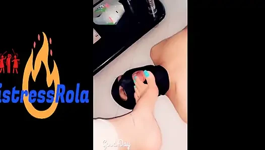 Arap sahibe rola kölenin yüzüne tokat atıyor