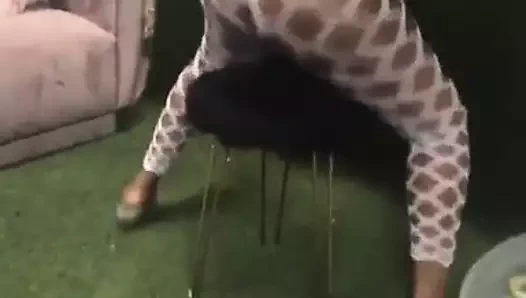 Twerk sert büyük götlü zenci