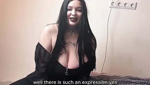 Kartlarda bana kaybedilen gotik bir kız. Onun sikimi emmesini diledim.