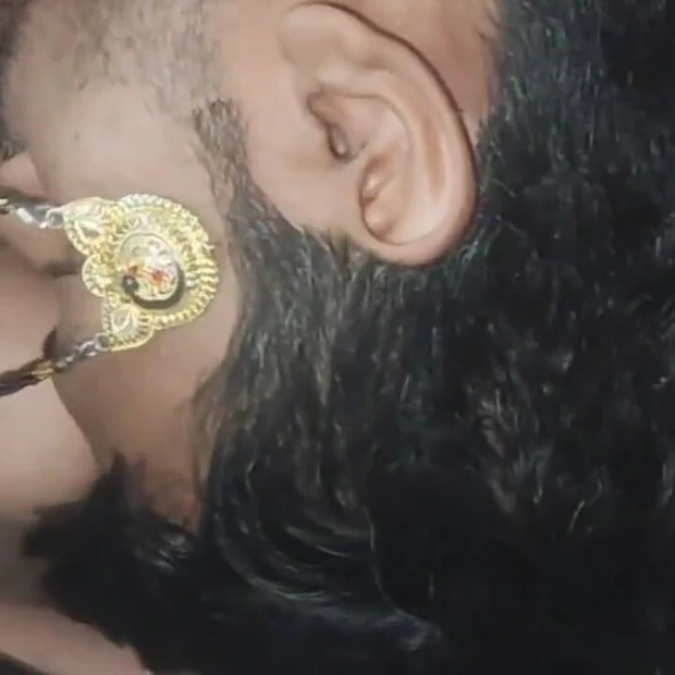 Везучие горячие большие сиськи Priya Bhabhi отсосал разносчик пиццы