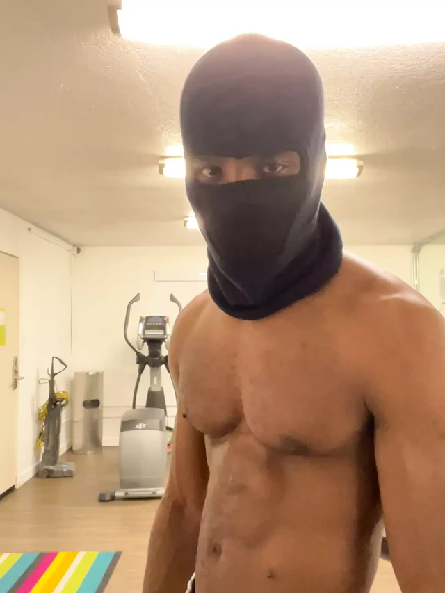 Keeping my biceps toned for the lovely ladies!