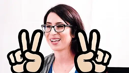 Serena Blaire ile 20 rastgele soru | Adult Time