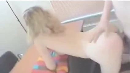 Bubble-popo sarışın berbat, anal alır.