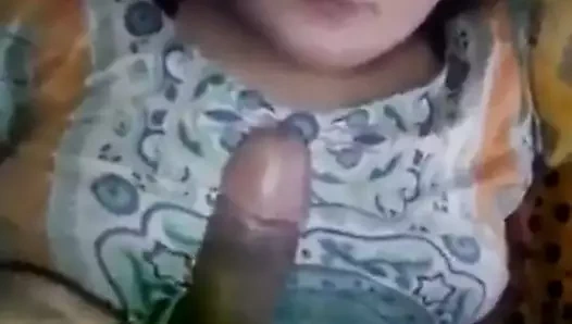 Hindu teyze oral seks sünnetli penis