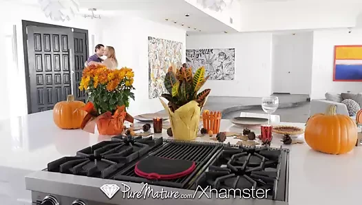 Puremature busty ev karısı vaftiz mutfak