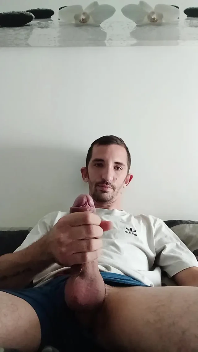 XXL genç bir adamın büyük boşalması
