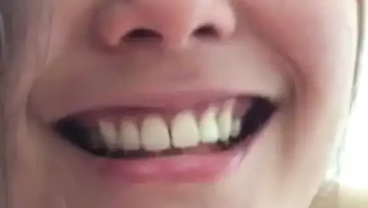 Asyalı çift sakso çekiyor