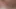 Seksi 24 yaşındaki Kate Aveiro yakın çekimde, güzel pembe saten külotlu yatakta diz çökerken.