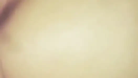 Tüm penisle yaramaz hizmetçinin poposuna giriyor