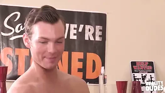 Flip cup 2 eyersiz fuck - gerçeklik dudes