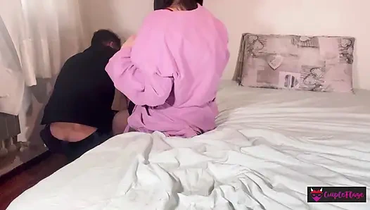 I Have No Money! I Give the Electrician the Ass