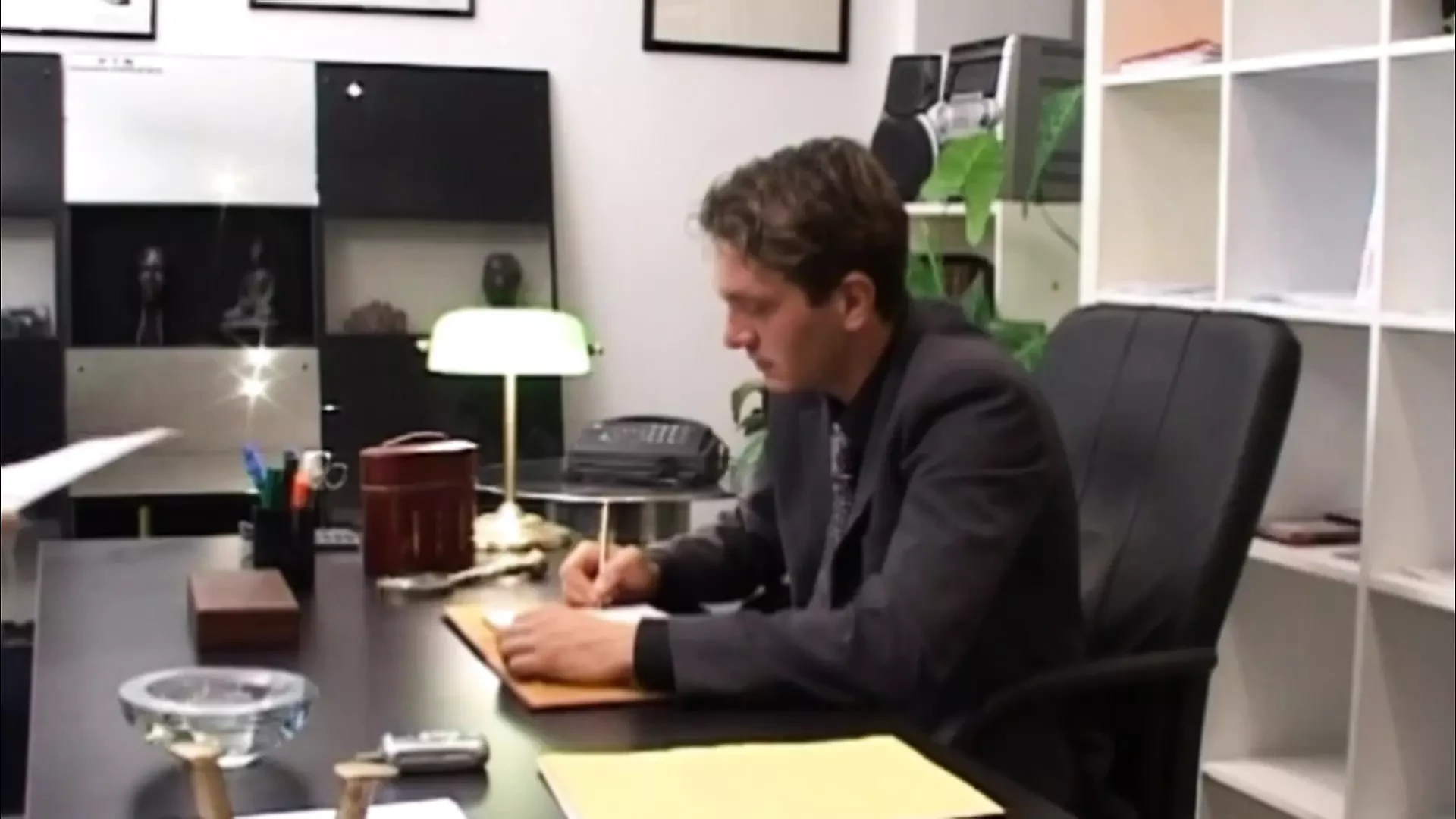 The Secretary Is Late to Make Amends and Gets Fucked by the Boss.