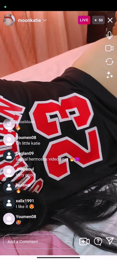 KIZ ARKADAŞIMLA INSTAGRAM'DA CANLI SEKS - bizi instagram'da takip edin | Klip 1