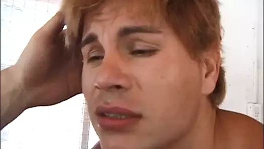 Üç asker seks raporları veriyor