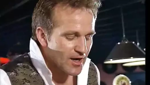 Noomi rapace'e benziyor