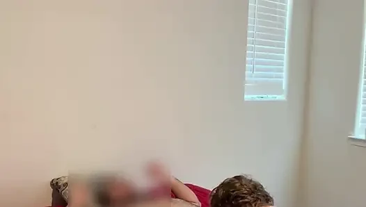 İri güzel kadın amını yediriyor ve sonra kocasının yarağını ağzına alıyor