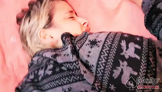 Eski sevgilim beni dört ayak üstünde yakaladı ve beni hamile bırakmak için içime girdi