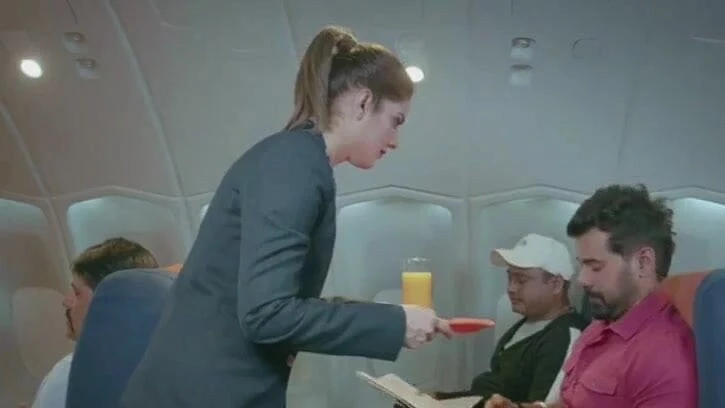 भारतीय देसी एयर होस्टेस लड़की का यात्री के साथ सेक्स