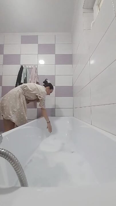Duşta mastürbasyon yapıyorum