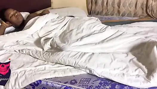 Noor vs patlamalı orta yaşlı seksi kadın