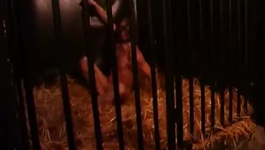 İki sarışın domine ediyor ve hükmediyor